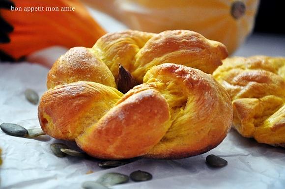 Dynióweczki - słodkie drożdżówki z dynią