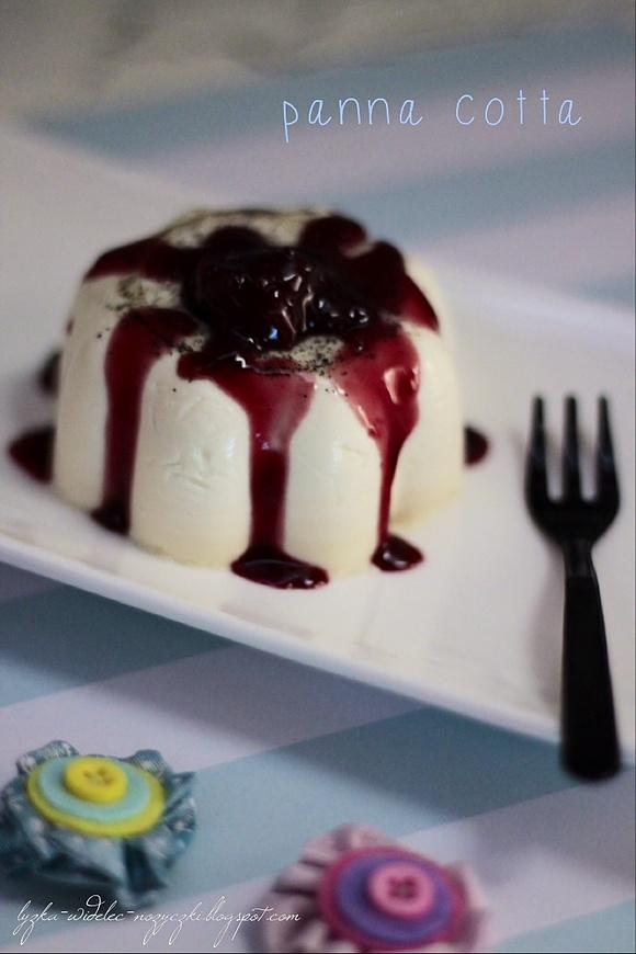 Panna Cotta z gorącym musem wiśniowym