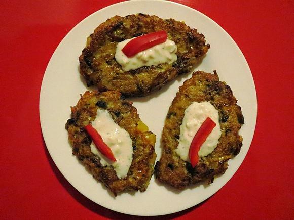 Placki ziemniaczane z pieczarkami i papryką