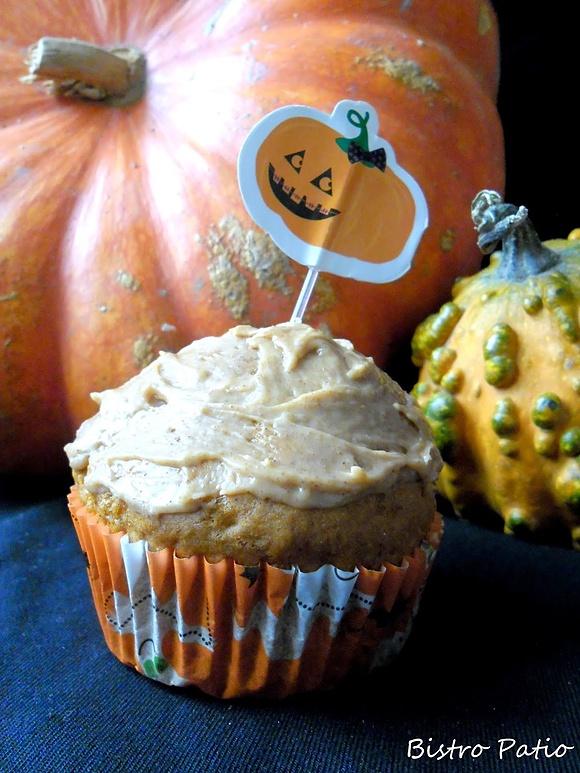 Dynie muffiny z cynamonową czekoladą na jesienne śniadanie