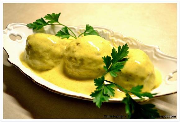 Pulpety opiekane z suszoną śliwką w sosie curry
