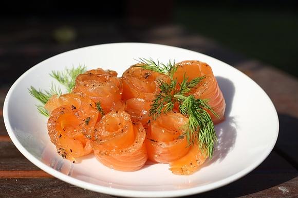 Gravlax - tradycyjna szwedzka ryba wędzona na zimno