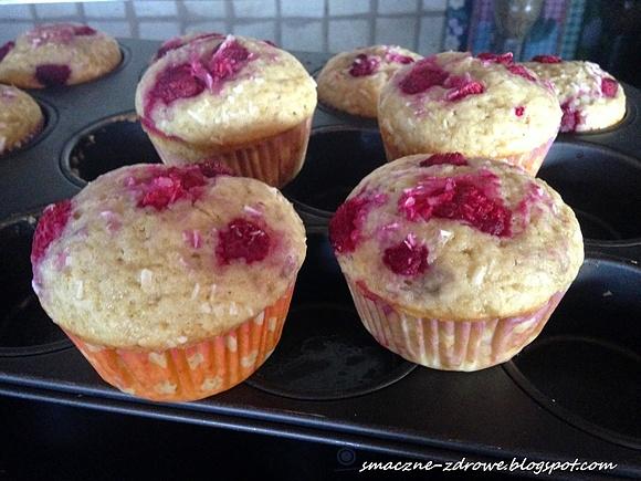 Muffinki kokosowe z malinami bez cukru i pszenicy