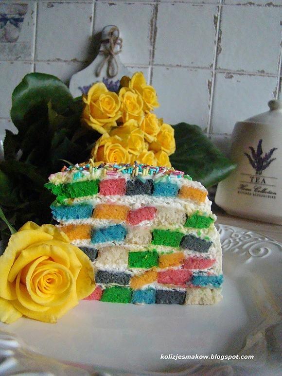 Tęczowy tort w kratkę