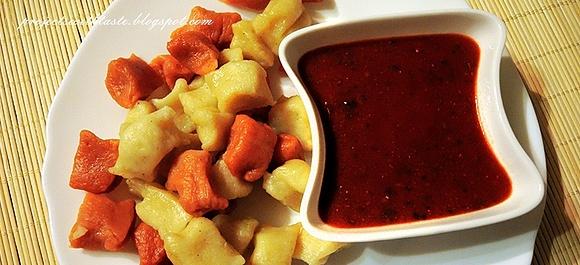 Włoskie gnocchi z sosem pomidorowym i polskim akcentem