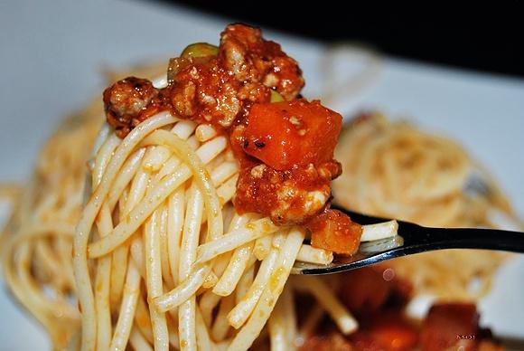 Spaghetti z sosem mięsnym