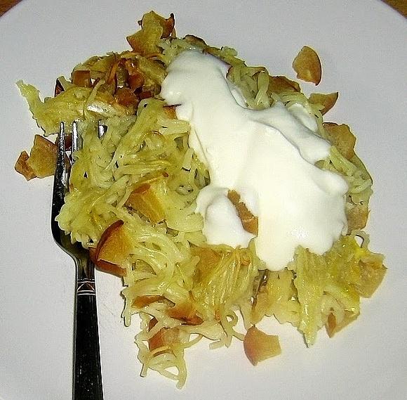 Makaron zapiekany z jabłkami