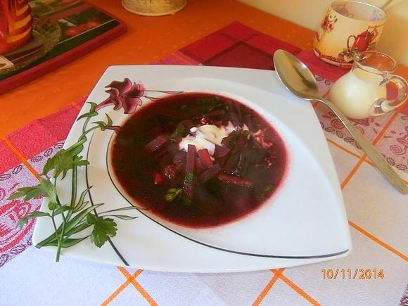 Barszcz czerwony domowy z buraków i przypraw