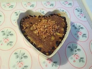 Pieczona owsianka waniliowo-orzechowa z chia, gruszką i bananem