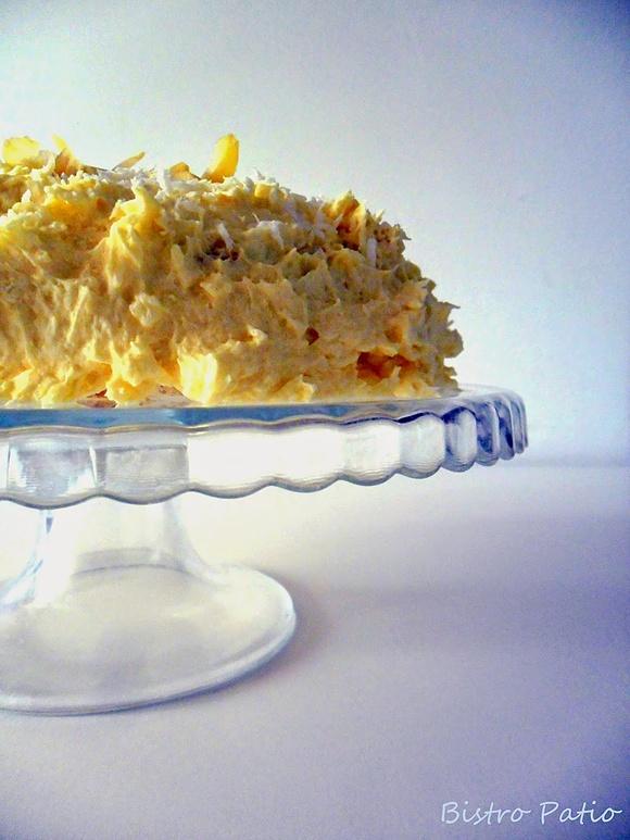 Tort bezowy z kremem kokosowym