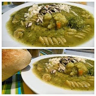 Brokułowa zupa rozgrzewająca łatwa w przygotowaniu