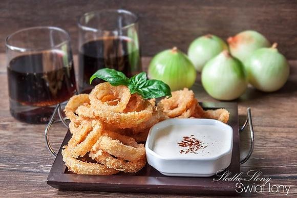 Chrupiące krążki cebulowe onion rings
