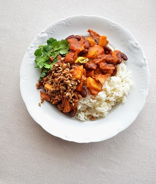 Chili z prażonym słonecznikiem i aromatycznymi przyprawami