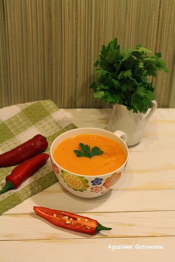 Zupa krem z grillowanej papryki z czosnkiem