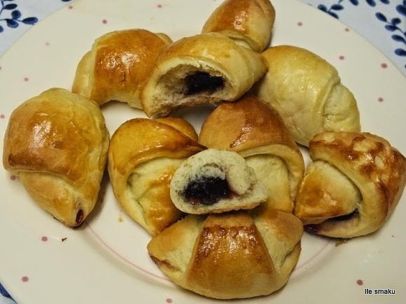 Drożdżowe rogaliki Babci Zosi