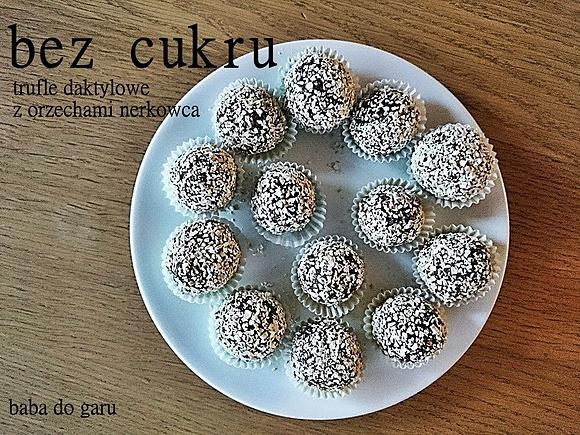 Trufle z daktyli, nerkowców i płatków owsianych bez cukru