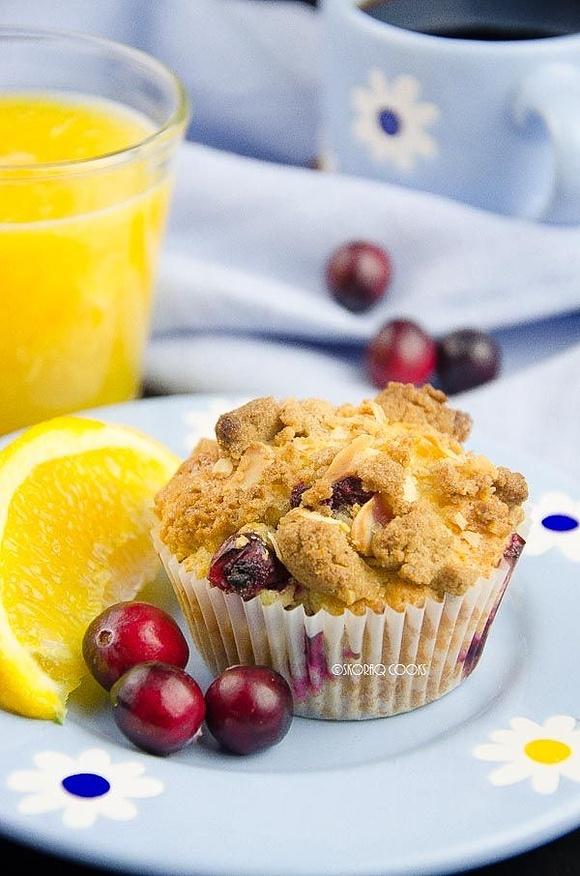 Muffinki żurawinowo-pomarańczowe z kruszonką