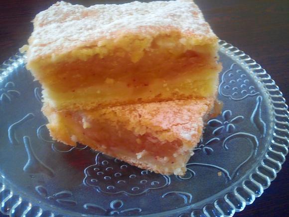 Szarlotka na serku waniliowym