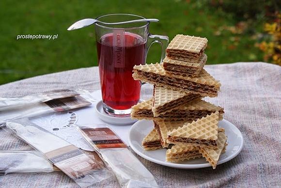 Domowe wafle do herbaty RichMont z kremem orzechowo-kakaowym