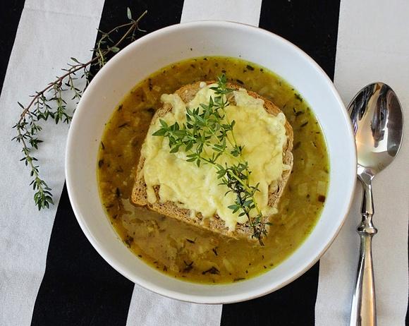Francuska zupa cebulowa