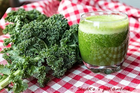 Sok z jarmużu, jabłek i kiwi