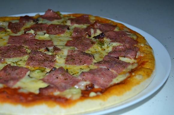 Pizza z oscypkiem