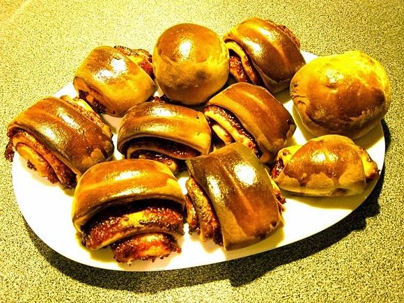 Drożdżówki z dżemem malinowym