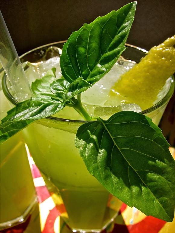 Lemoniada bazylia i cytryna