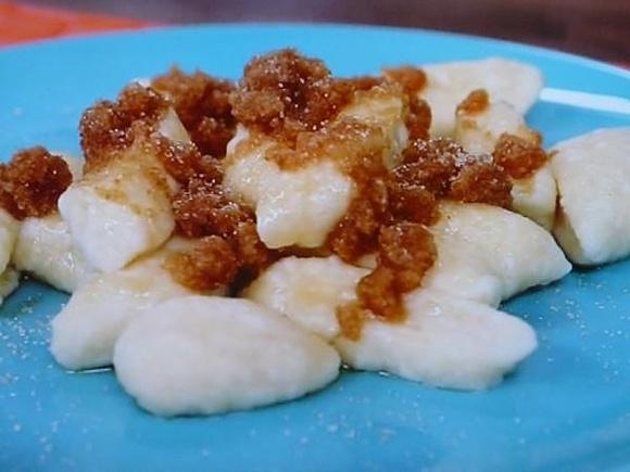 Pierogi leniwe z bułką tartą