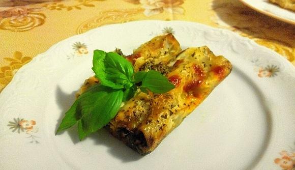 Cannelloni z szpinakiem suszonymi pomidorami i orzechami zapiekane z serem