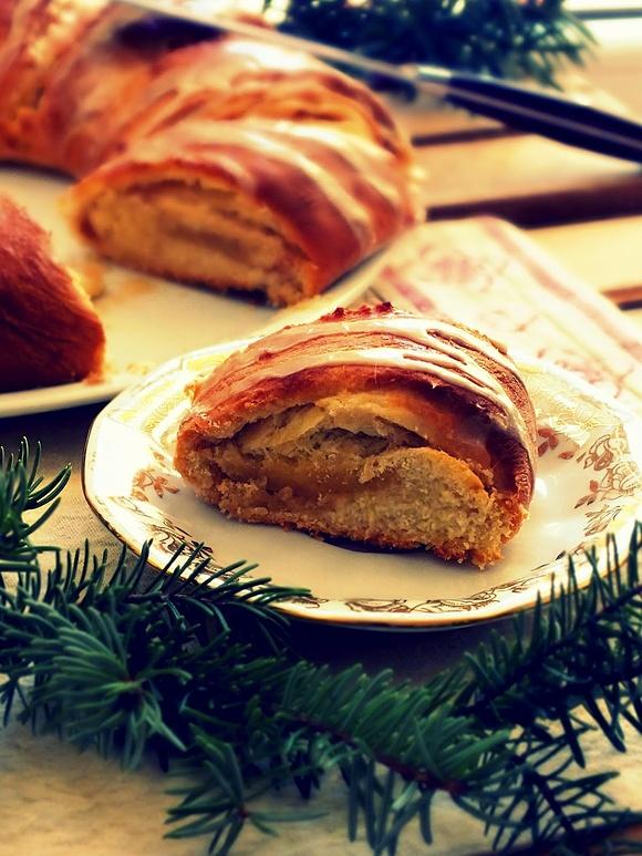 Skandynawskie inspiracje - Vetekrans szwedzki drożdżowy wieniec
