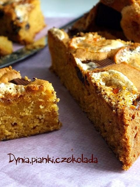 Dynia z czekoladą, piankami i grzybobranie