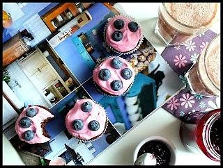 Muffiny z ciemnego lasu z dżemem jeżynowym