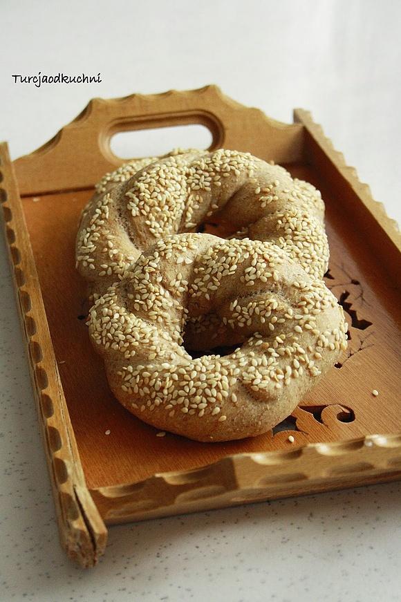 Simit pełnoziarnisty - przepis na tureckie pieczywo