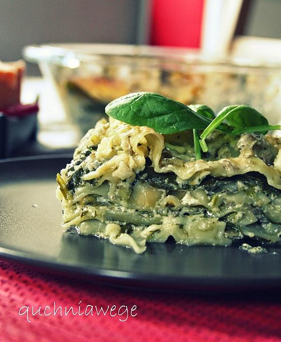 Lasagne z boczniakami, porem i szpinakiem