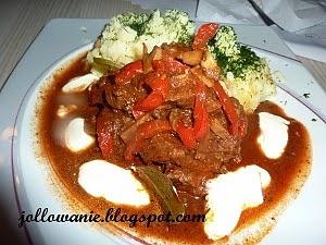 Gulasz wołowy alla strogonof