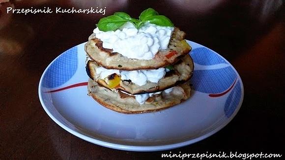 Wieżyczka z mini omletów gryczanych