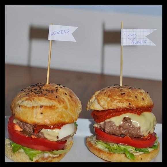 Domowe burgery - przepis na szybkie i smaczne danie