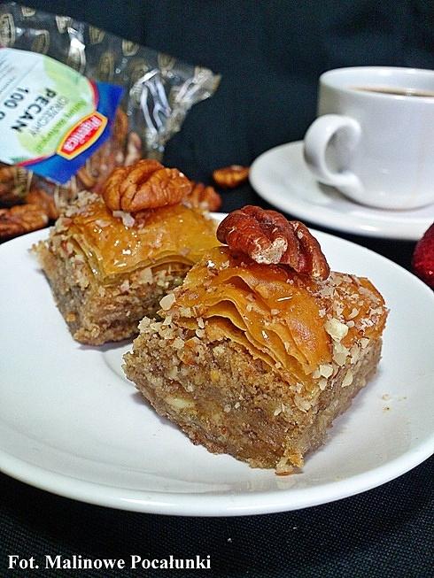 Baklava z ciasta filo z orzechami