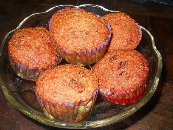 Korzenne muffinki dyniowe z rodzynkami