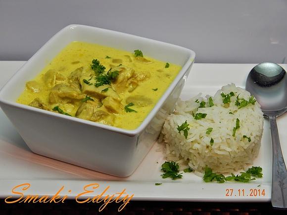 Kurczak korma - hinduska potrawa z kurczaka w aromatycznym sosie