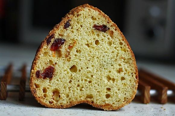 Babka na serze ricotta z żurawinami