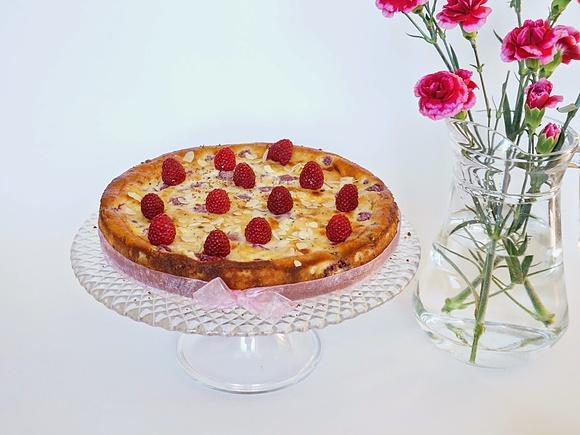 Przepis na serniczek mascarpone z malinami