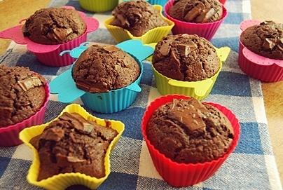 Muffiny czekoladowe z kawałkami czekolady