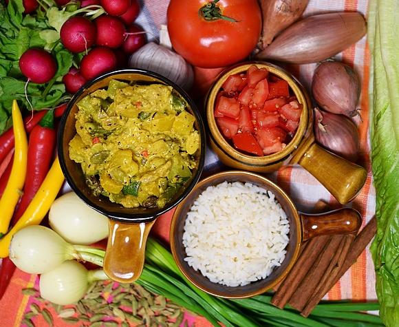 Wegetariańskie curry z kotletów sojowych
