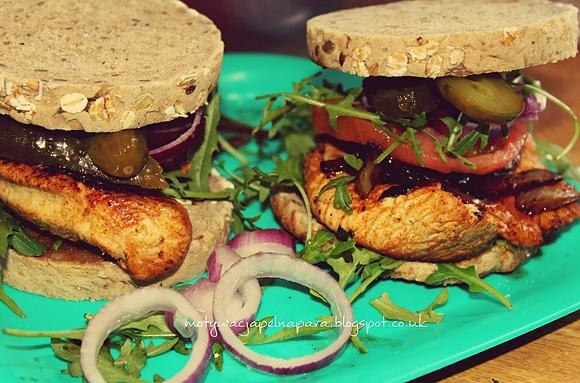 Burgery z indykiem i warzywami