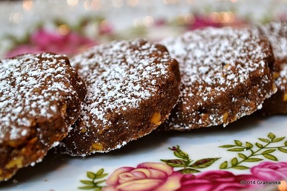 Polvorones de chocolate z migdałami i kakao | hiszpańskie ciasteczka