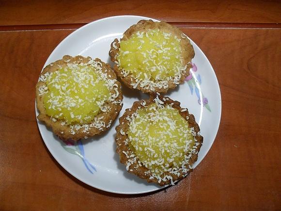 Cytrynowe babeczki z malinami i białą czekoladą
