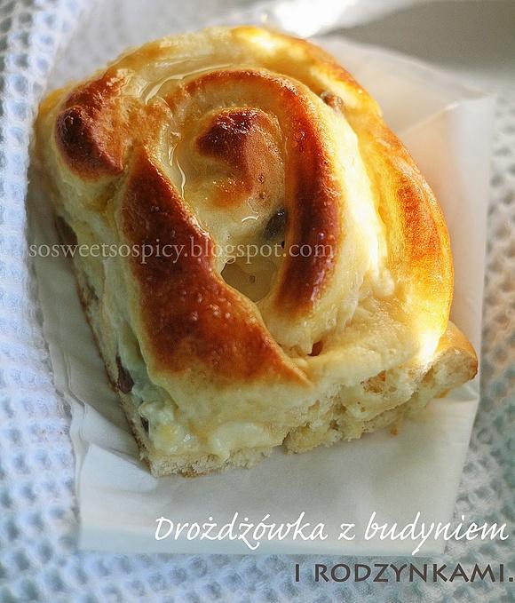 Drożdżówki z budyniem - przepis na słodkie bułeczki
