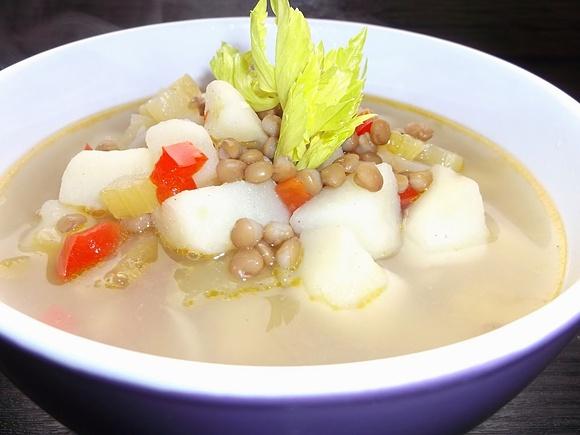 Zupa ziemniaczana z soczewicą zdrowa i dieta